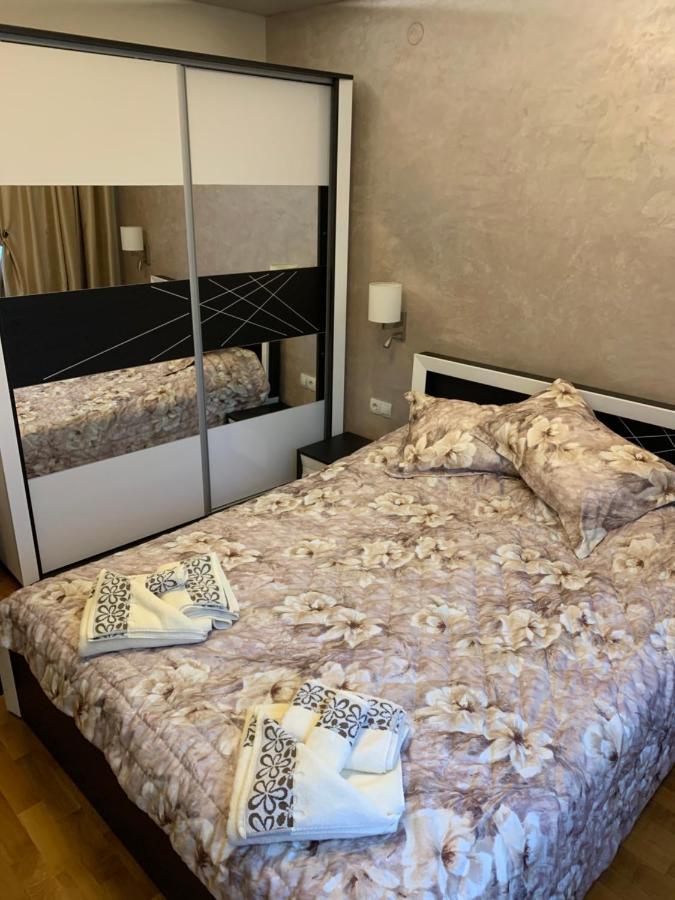 Апартамент Лукс Царевец-Център Veliko Tărnovo Esterno foto